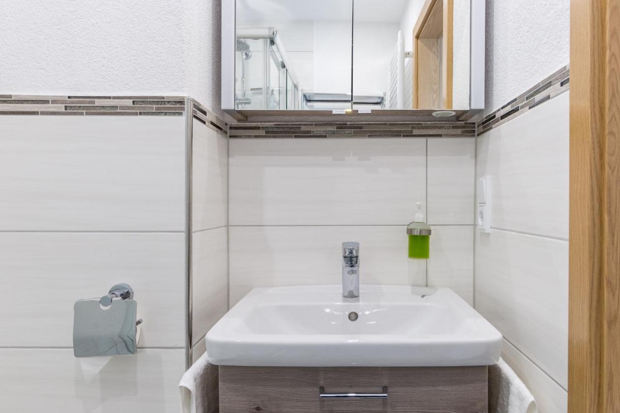 Apartment Eastside Mit 3 Zimmern Fur Bis Zu 5 Personen Mit Balkon ฟรีดริชส์ฮาเฟน ภายนอก รูปภาพ