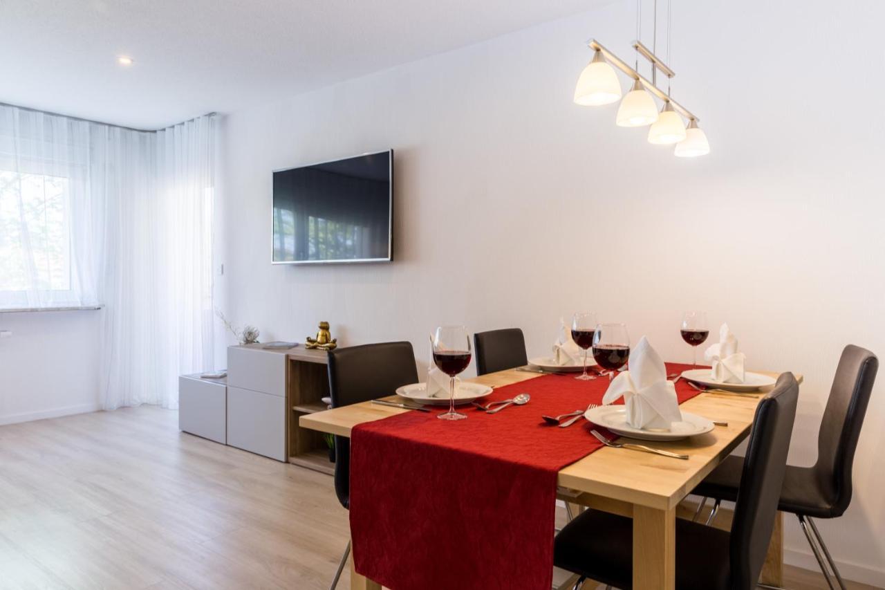 Apartment Eastside Mit 3 Zimmern Fur Bis Zu 5 Personen Mit Balkon ฟรีดริชส์ฮาเฟน ภายนอก รูปภาพ