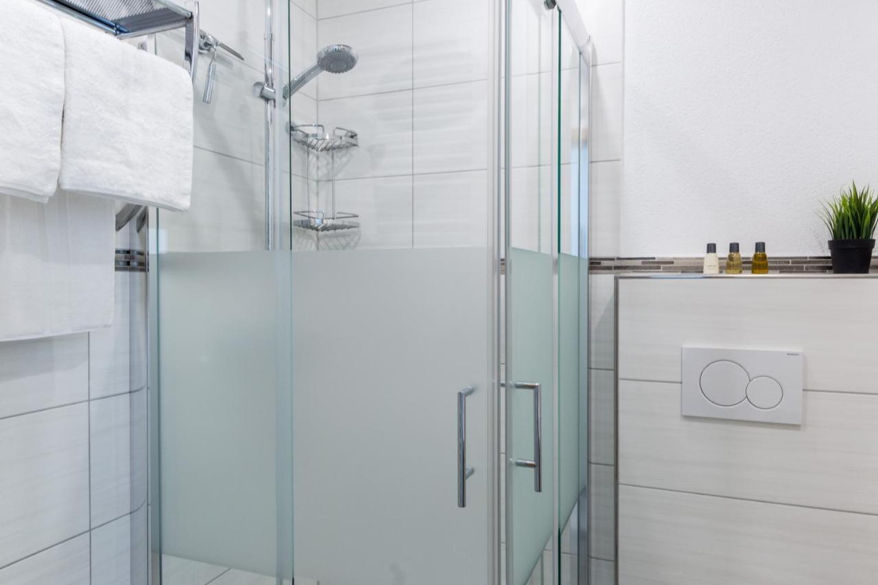 Apartment Eastside Mit 3 Zimmern Fur Bis Zu 5 Personen Mit Balkon ฟรีดริชส์ฮาเฟน ภายนอก รูปภาพ