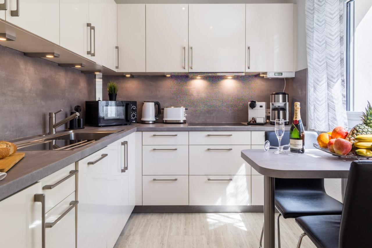 Apartment Eastside Mit 3 Zimmern Fur Bis Zu 5 Personen Mit Balkon ฟรีดริชส์ฮาเฟน ภายนอก รูปภาพ